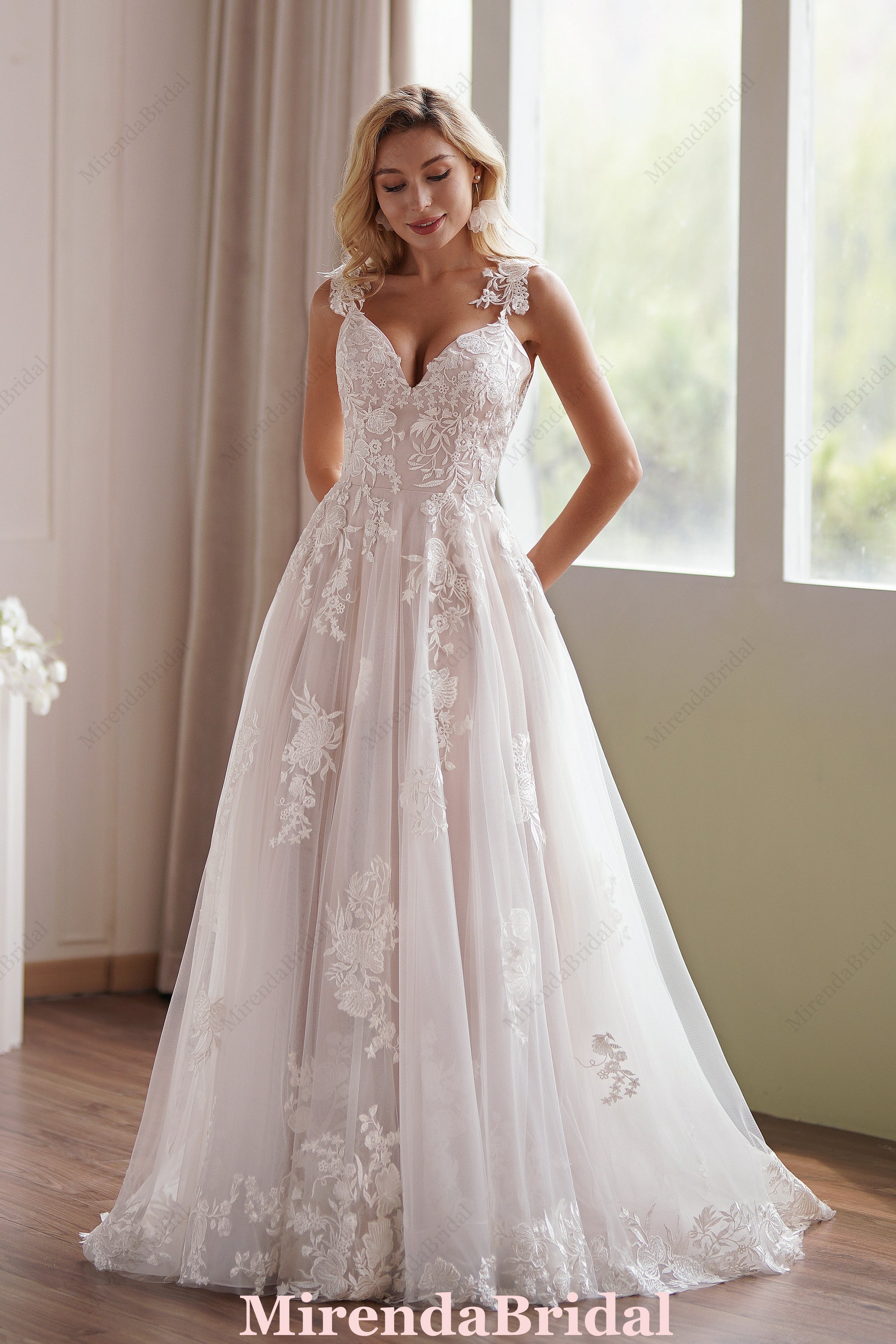 Delicate Shimmering Lace Wedding Gown With Sweetheart Bodice