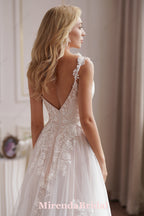 Delicate Shimmering Lace Wedding Gown With Sweetheart Bodice