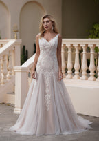 Scalloped Pink Nude Lace V-neck Godet Mermaid Bridal Gown