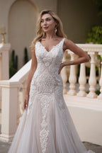 Scalloped Pink Nude Lace V-neck Godet Mermaid Bridal Gown