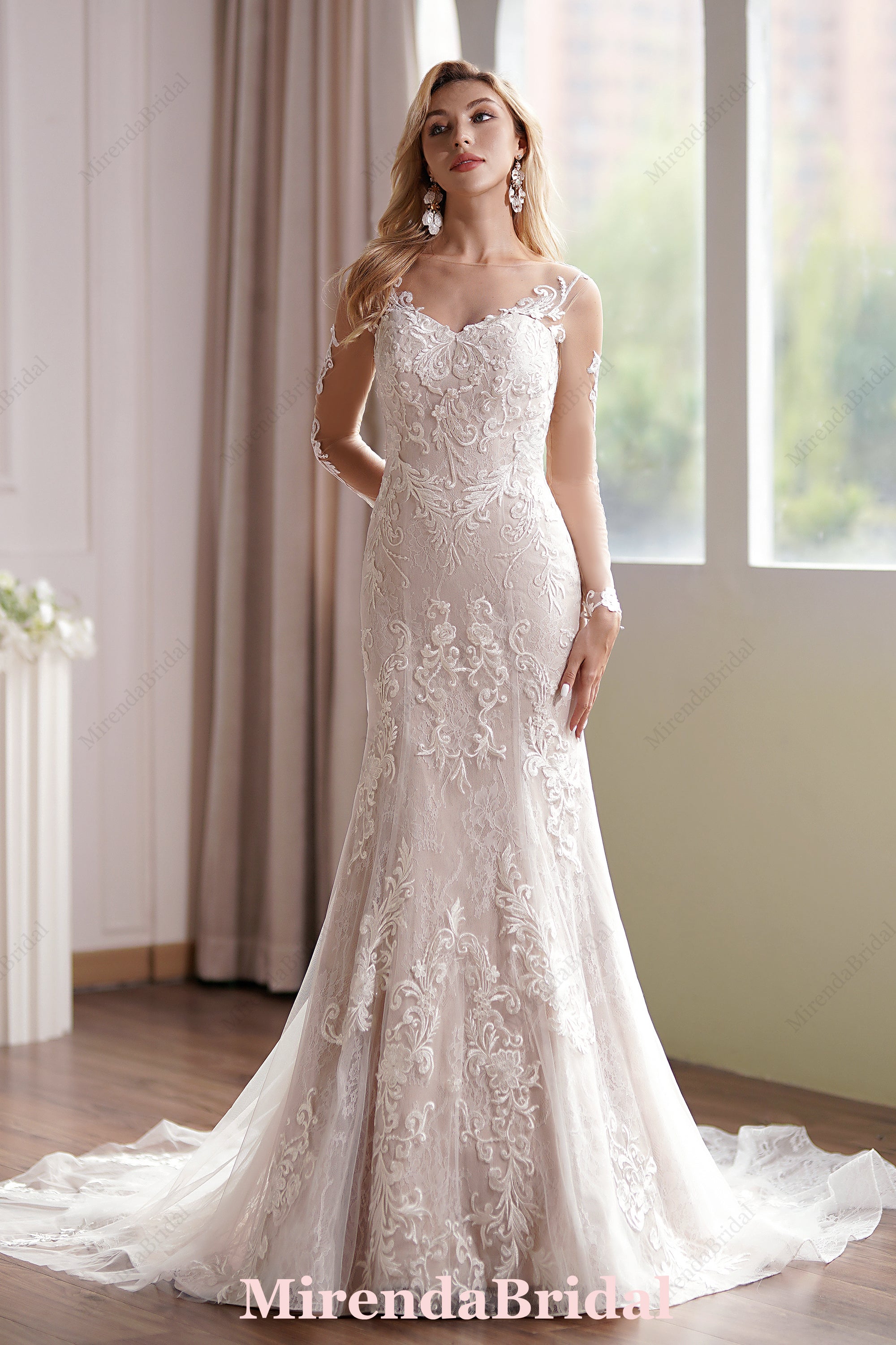 Long Sleeve Lace Appliques Bridal Dress With Illusion Back