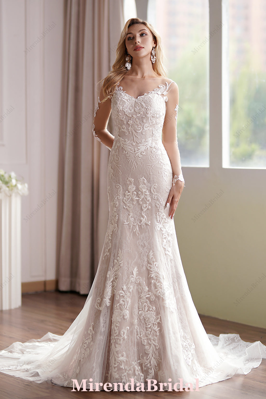 Long Sleeve Lace Appliques Bridal Dress With Illusion Back