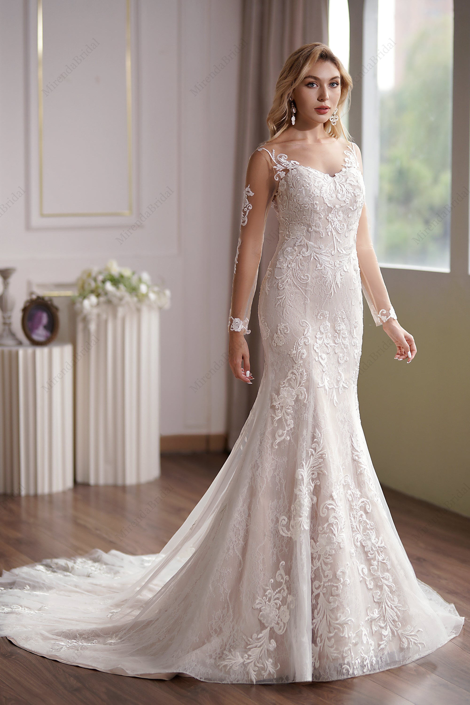 Long Sleeve Lace Appliques Bridal Dress With Illusion Back