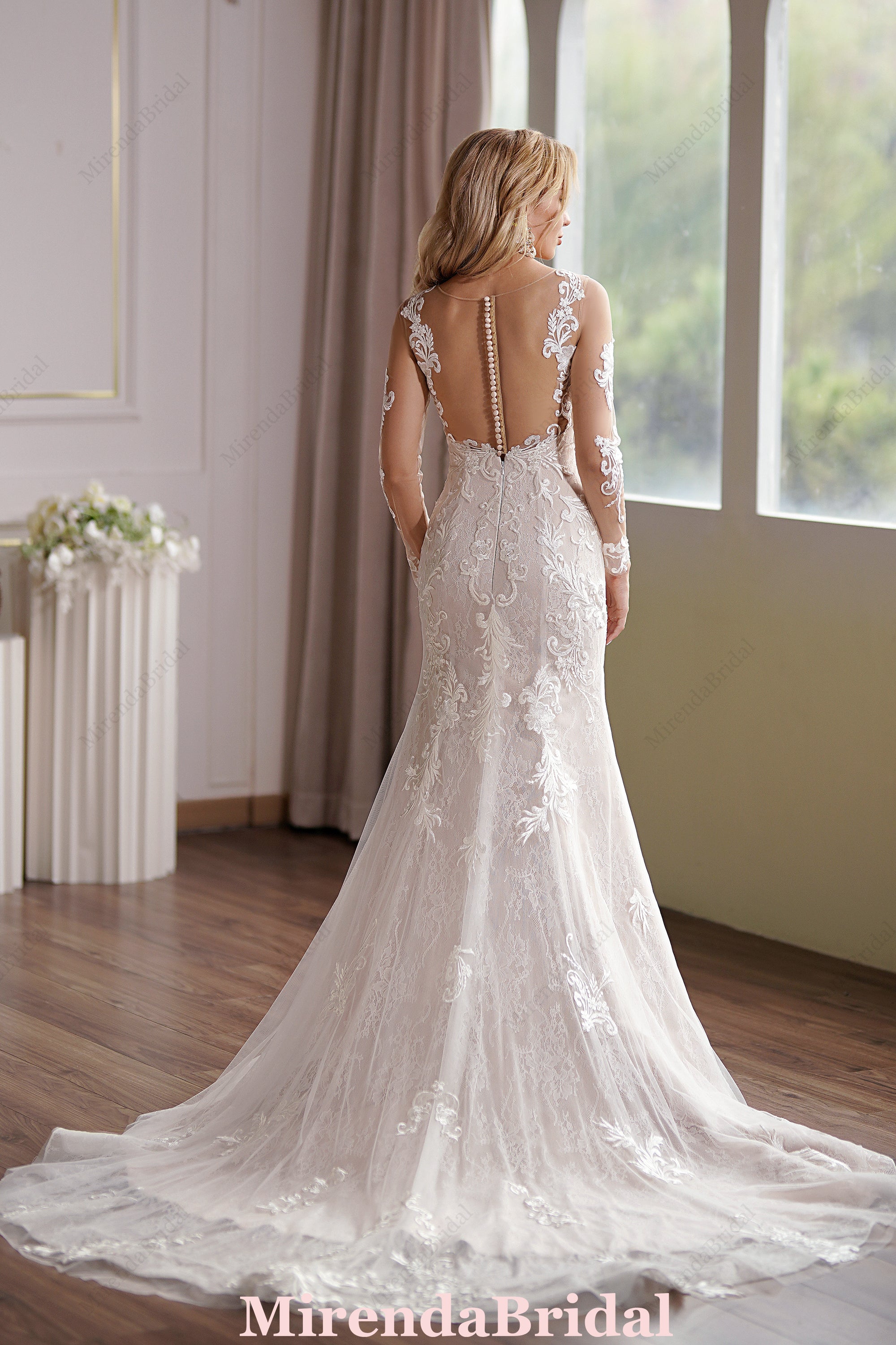 Long Sleeve Lace Appliques Bridal Dress With Illusion Back